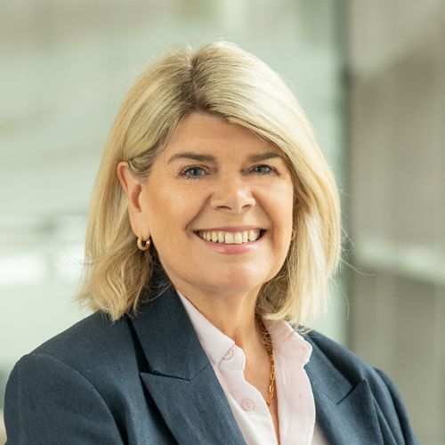Portrait photo of Alison Dryland